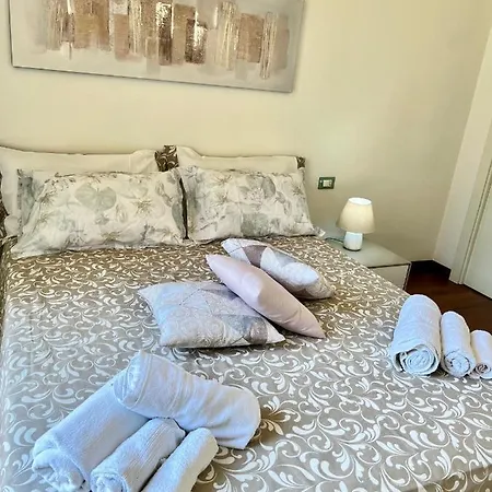 Divina Luxury In The Center Of Como, Near شقة *