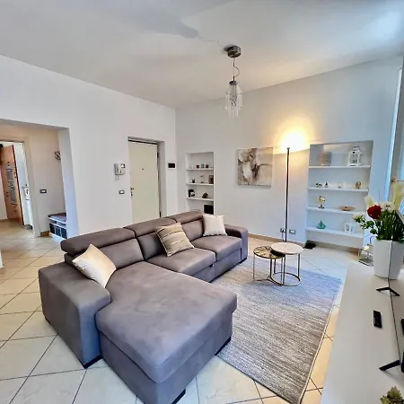 Divina Luxury In The Center Of Como, Near