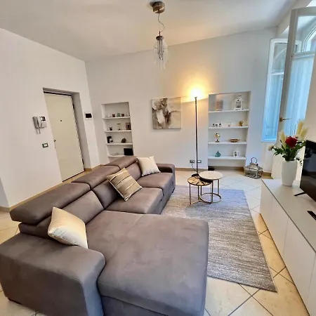 Divina Luxury In The Center Of Como, Near *